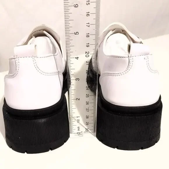 Yoki Simmons Lug Sole Loafers 2 Buckle Straps White Faux Leather Womens US10 NEW - Picture 6 of 8